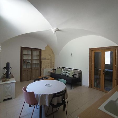 Dans Maison De Maitre, Appartement Independant. Montfrin Екстер'єр фото