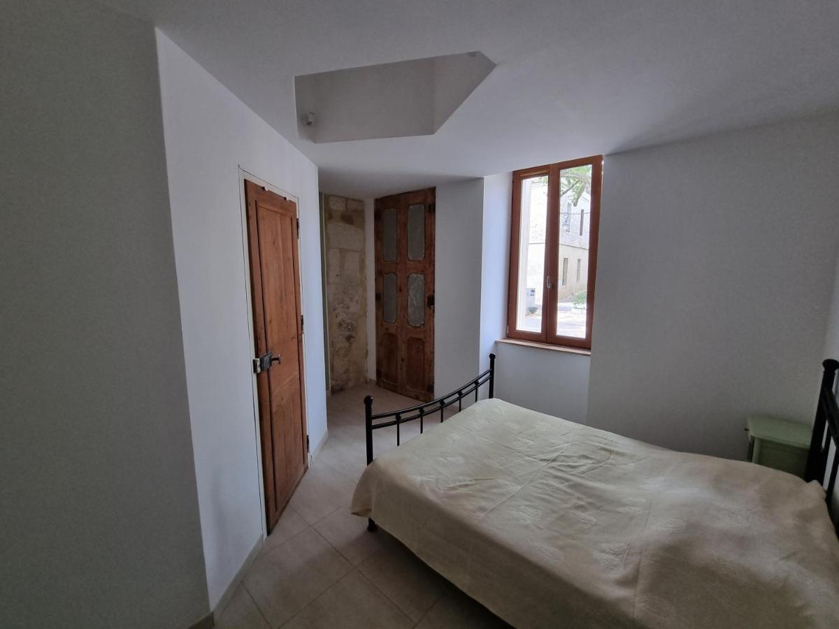 Dans Maison De Maitre, Appartement Independant. Montfrin Екстер'єр фото
