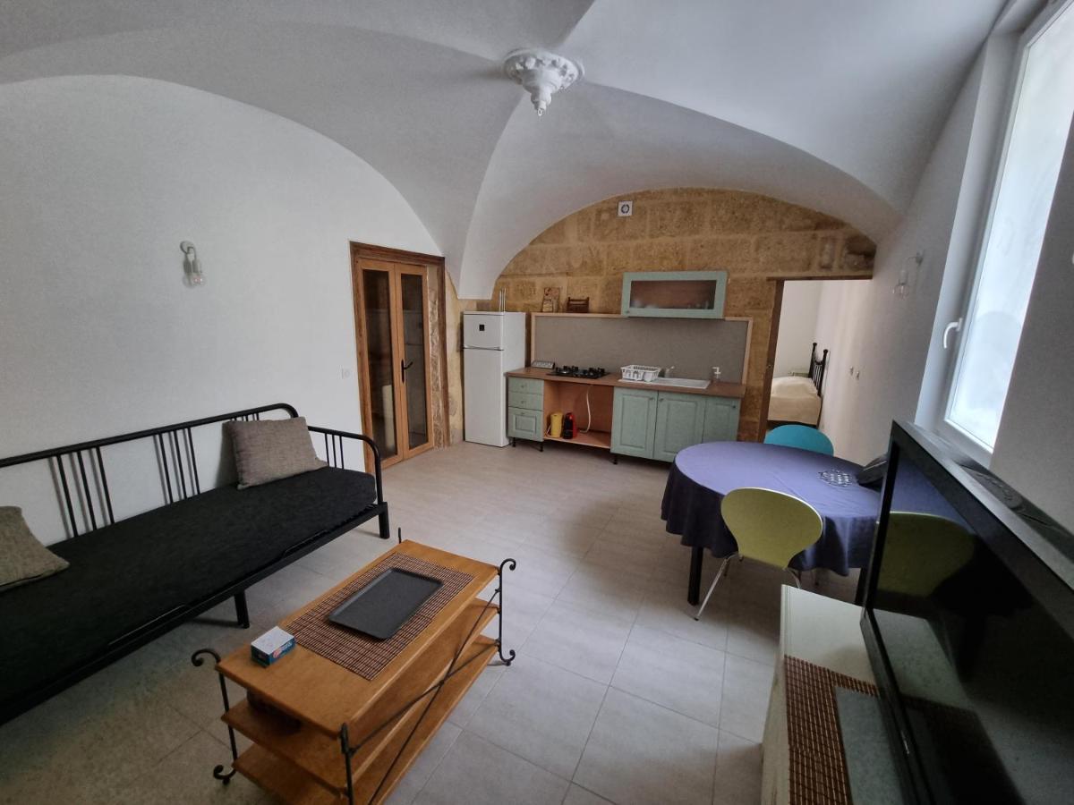 Dans Maison De Maitre, Appartement Independant. Montfrin Екстер'єр фото