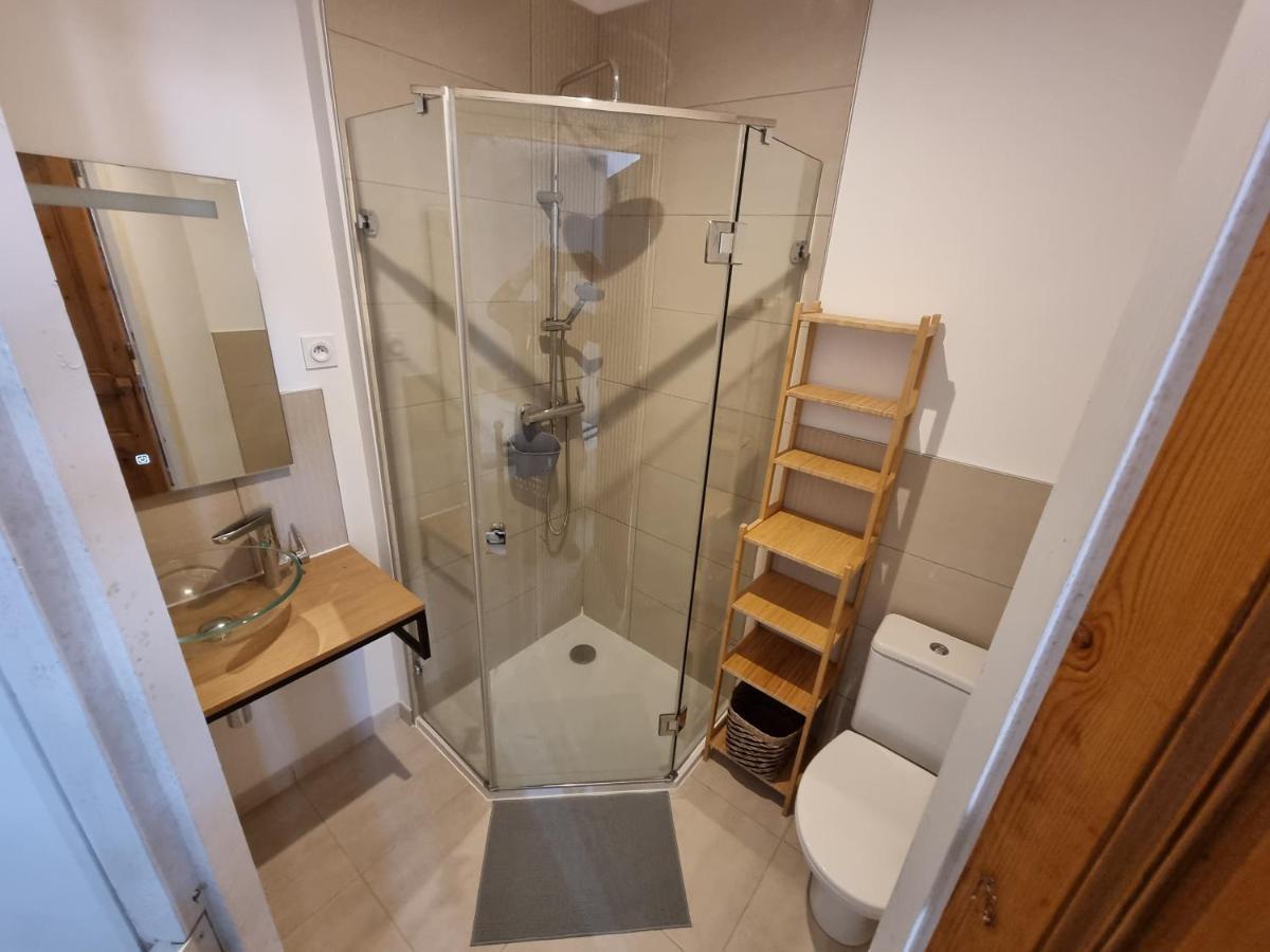 Dans Maison De Maitre, Appartement Independant. Montfrin Екстер'єр фото