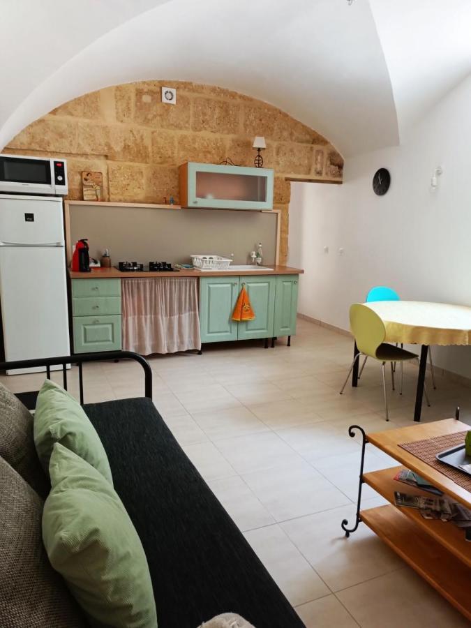 Dans Maison De Maitre, Appartement Independant. Montfrin Екстер'єр фото